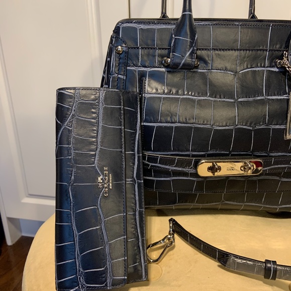 Brand new Royal Blue Croc style Coach Purse - Picture 3 of 12